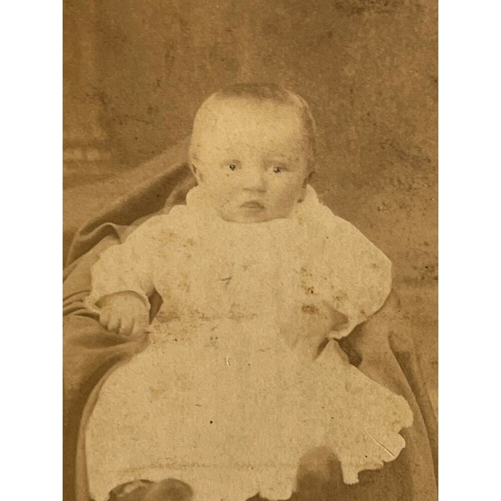 Antique CDV Carte de Visite Photography Sepia JB Anderson Monticello IN Baby SEE